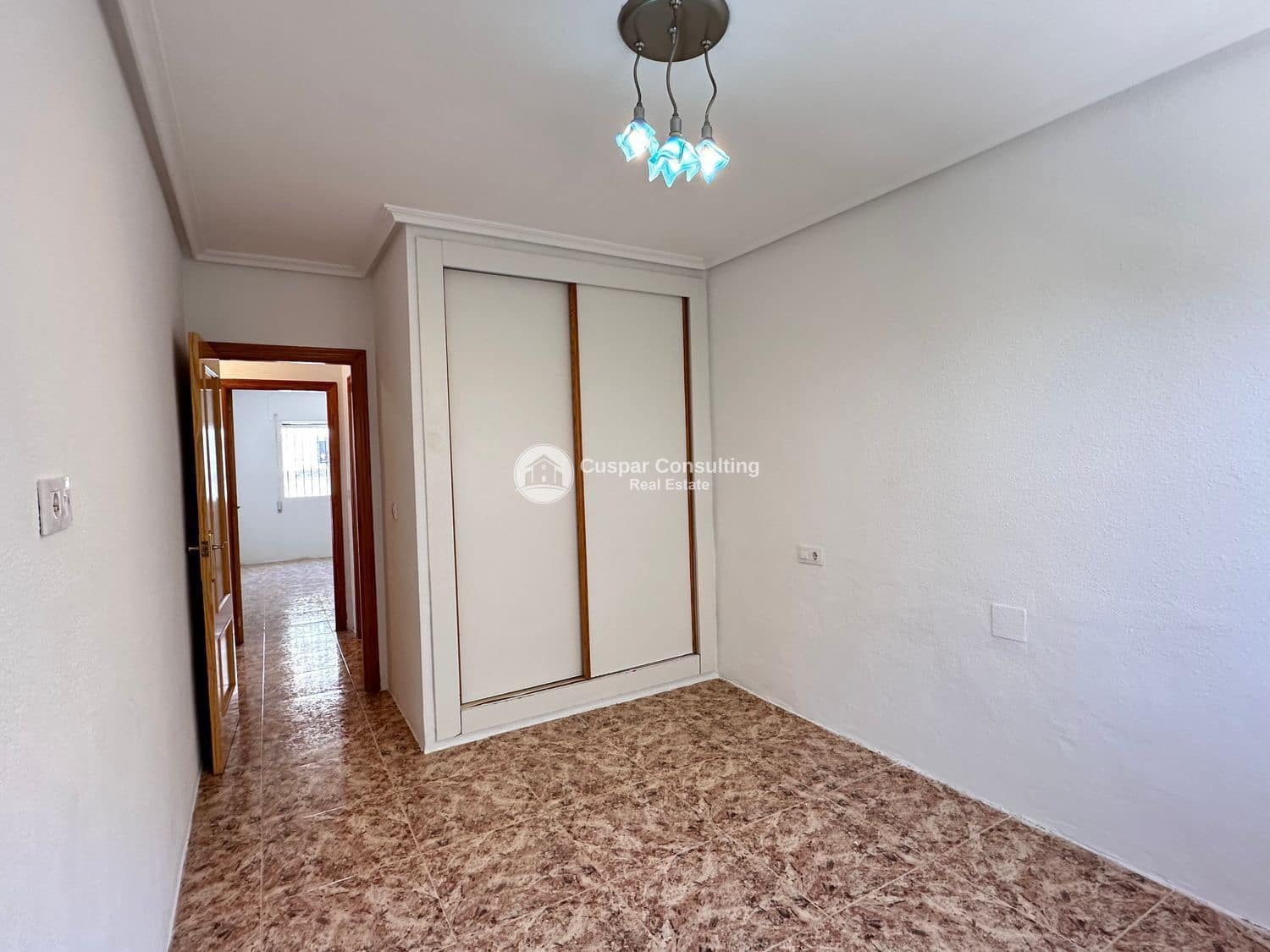 3 bedroom Villa for sale in Los Alcazares with garage - € 185,000 (Ref: 9494679)