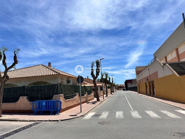 3 soveværelse Villa til salg i Los Alcázares med garage - € 185.000 (Ref: 9494679)