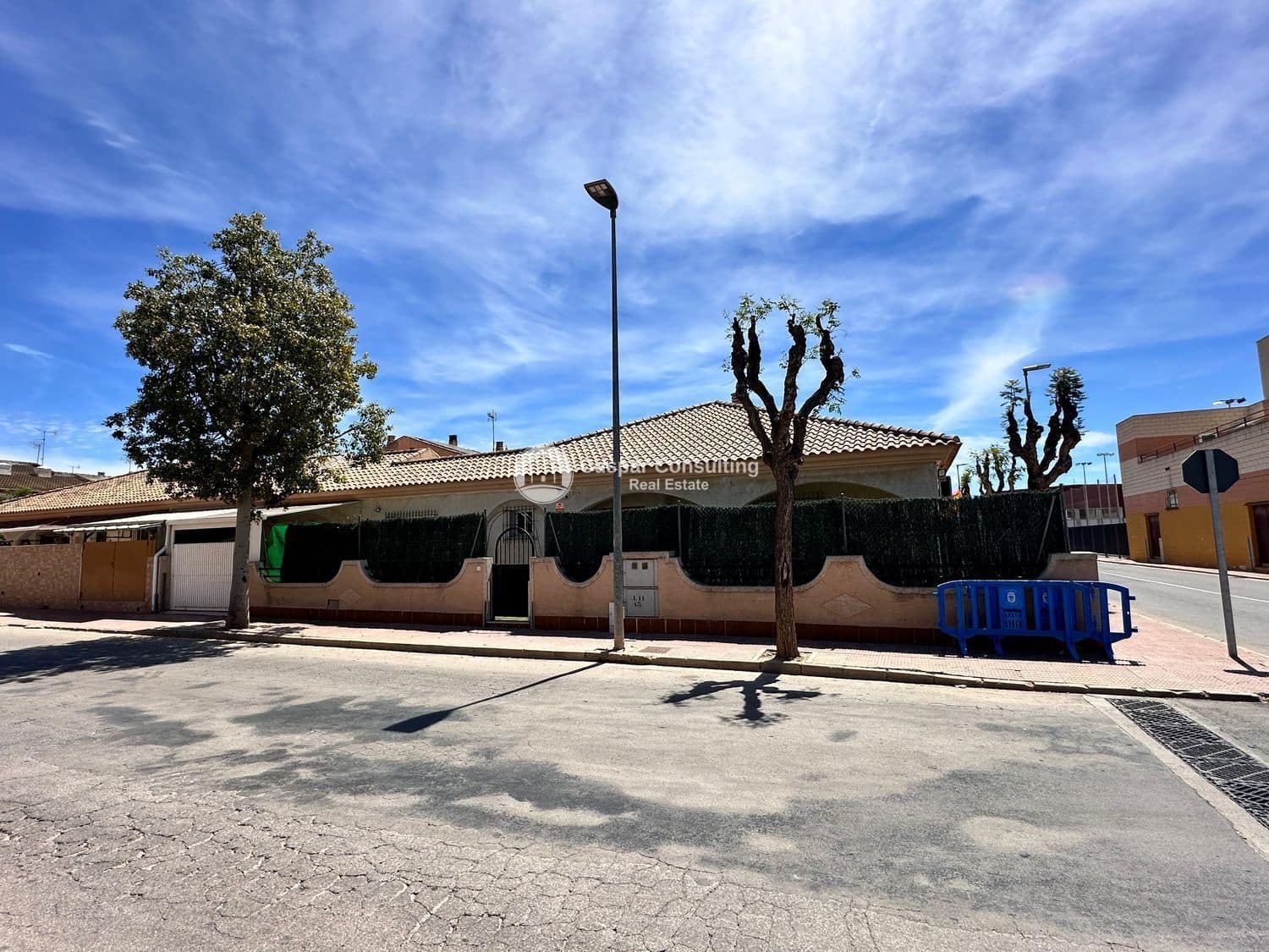 3 bedroom Villa for sale in Los Alcazares with garage - € 185,000 (Ref: 9494679)