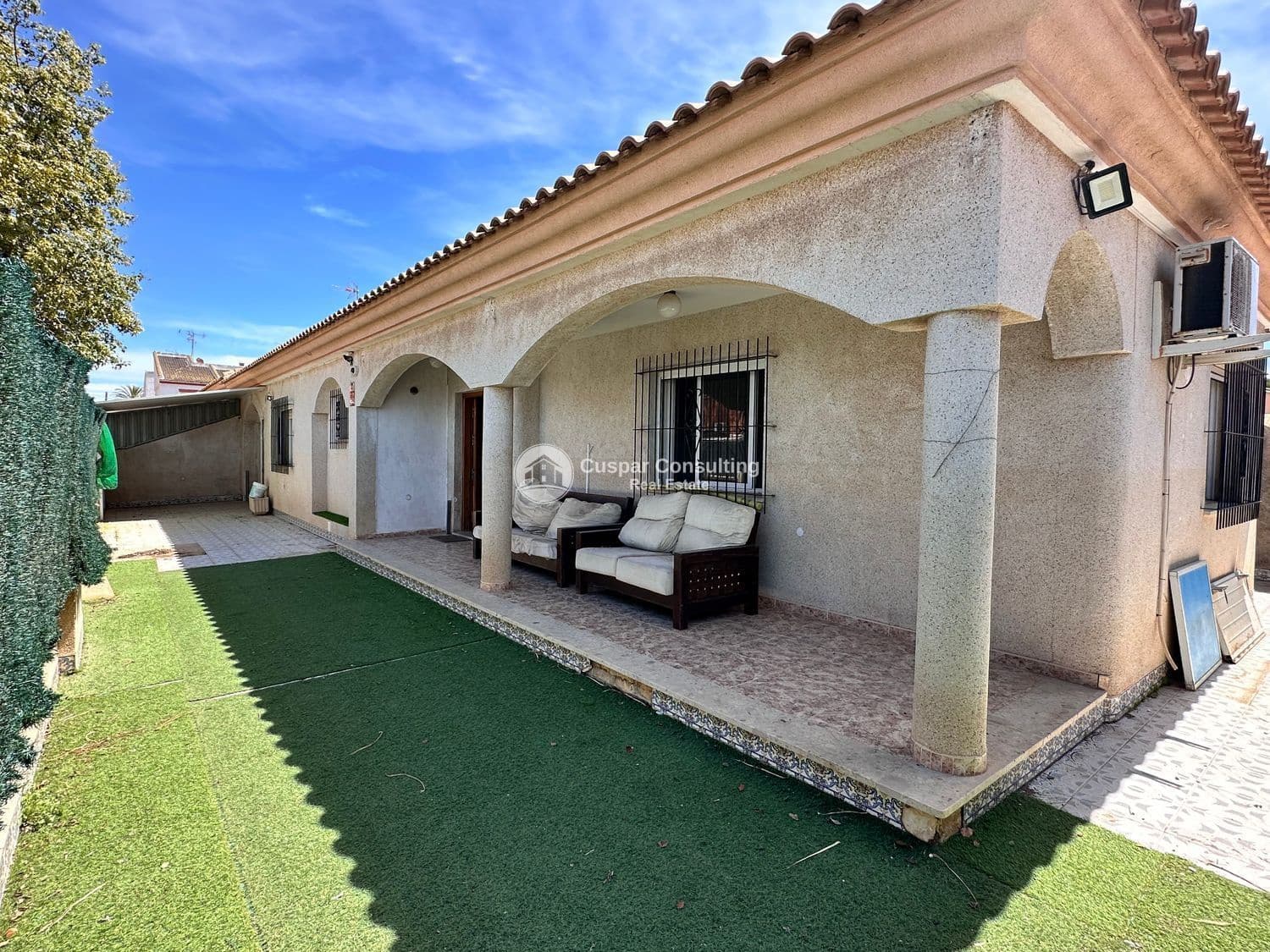 3 bedroom Villa for sale in Los Alcazares with garage - € 185,000 (Ref: 9494679)