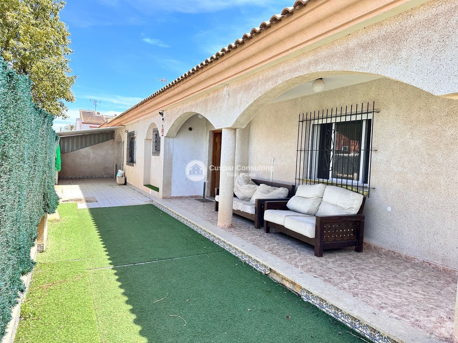 3 bedroom Villa for sale in Los Alcazares with garage - € 185,000 (Ref: 9494679)