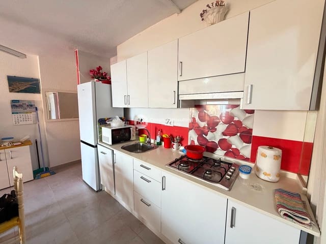 3 slaapkamer Flat te koop in La Manga del Mar Menor met zwembad - € 170.000 (Ref: 9497926)