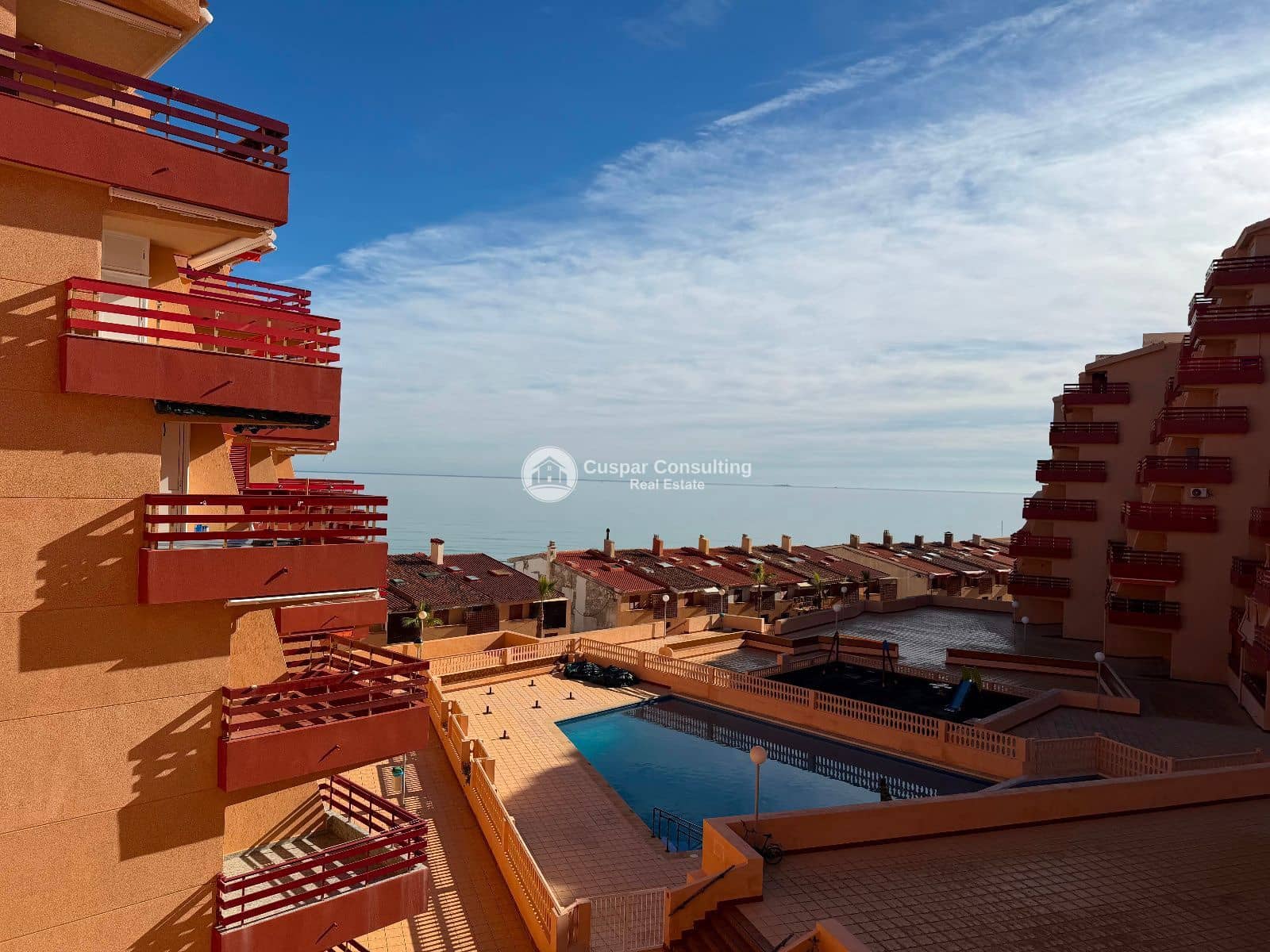 3 slaapkamer Flat te koop in La Manga del Mar Menor met zwembad - € 170.000 (Ref: 9497926)