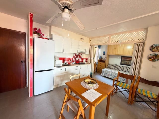 3 slaapkamer Flat te koop in La Manga del Mar Menor met zwembad - € 170.000 (Ref: 9497926)