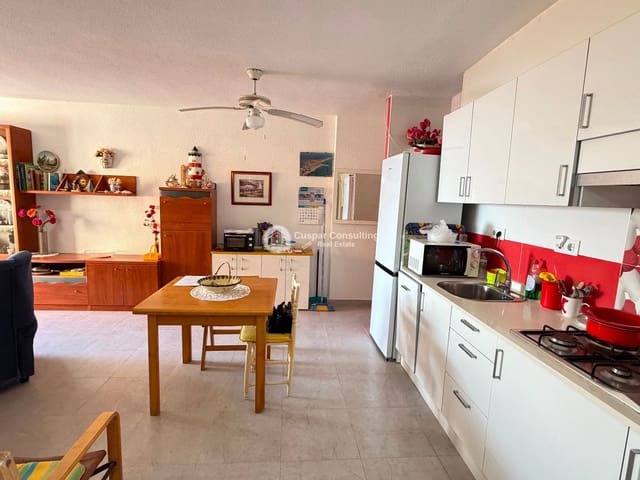 3 slaapkamer Flat te koop in La Manga del Mar Menor met zwembad - € 170.000 (Ref: 9497926)