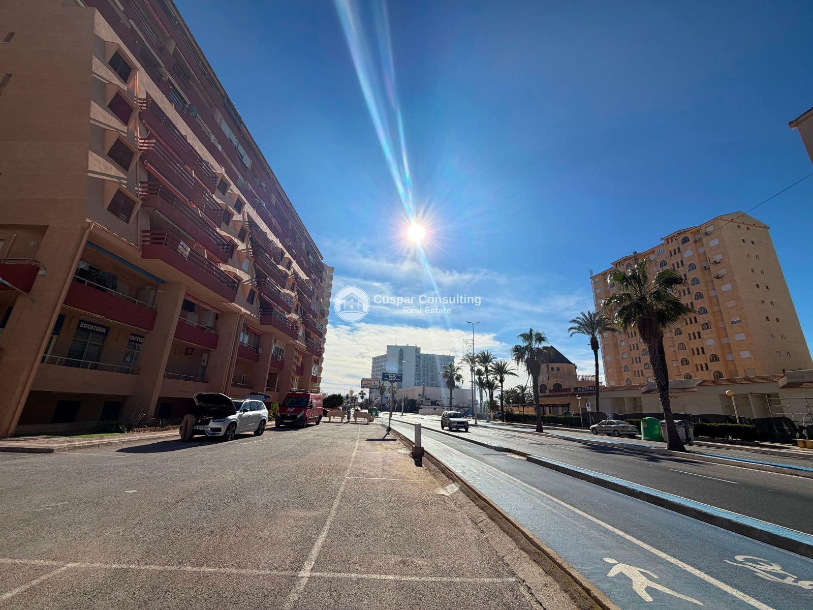 3 slaapkamer Flat te koop in La Manga del Mar Menor met zwembad - € 170.000 (Ref: 9497926)