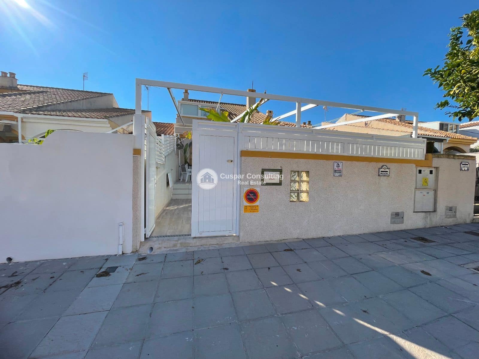 3 bedroom Townhouse for sale in Torre de la Horadada with pool garage - € 399,000 (Ref: 9506646)