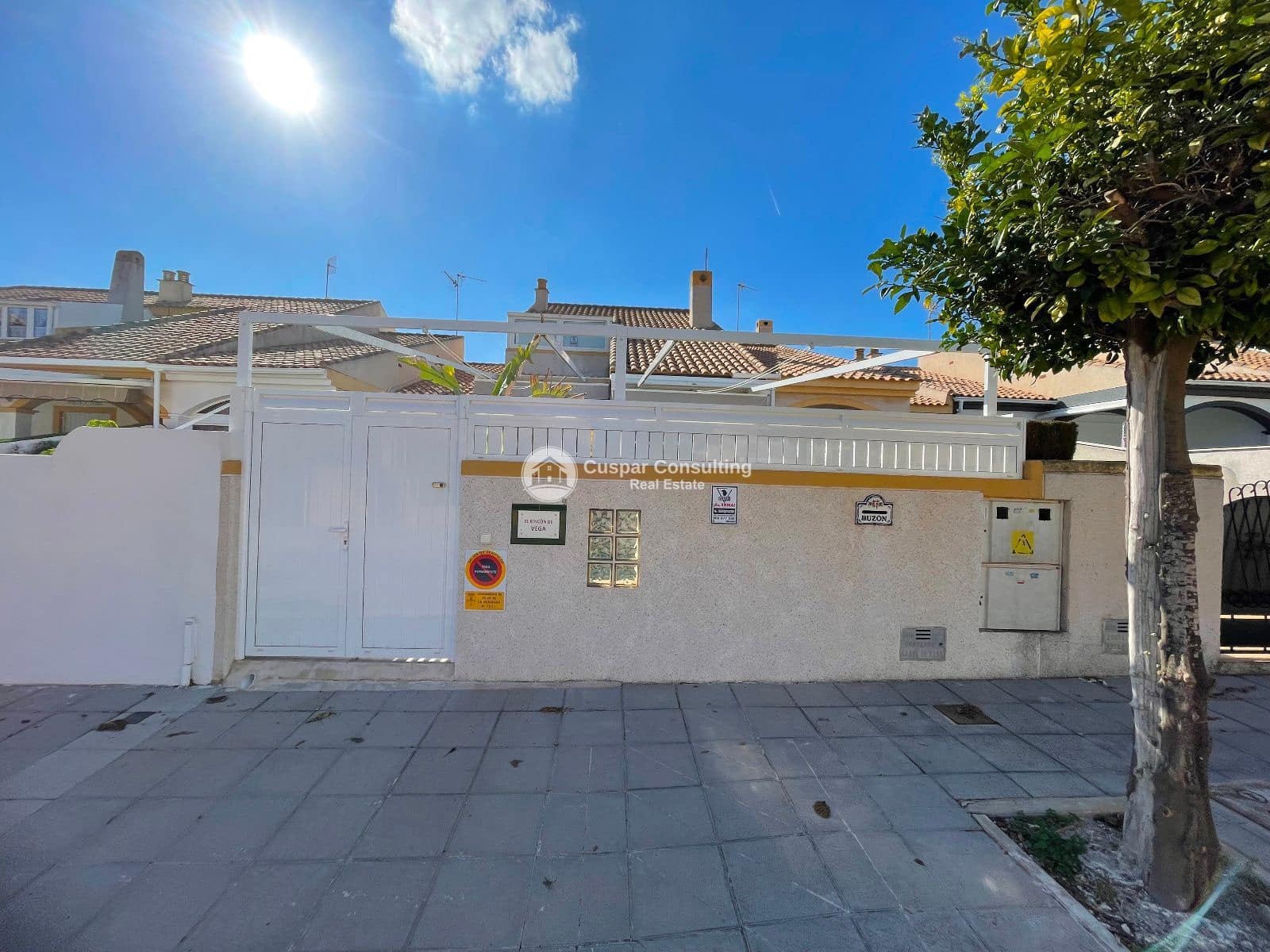 3 bedroom Townhouse for sale in Torre de la Horadada with pool garage - € 399,000 (Ref: 9506646)