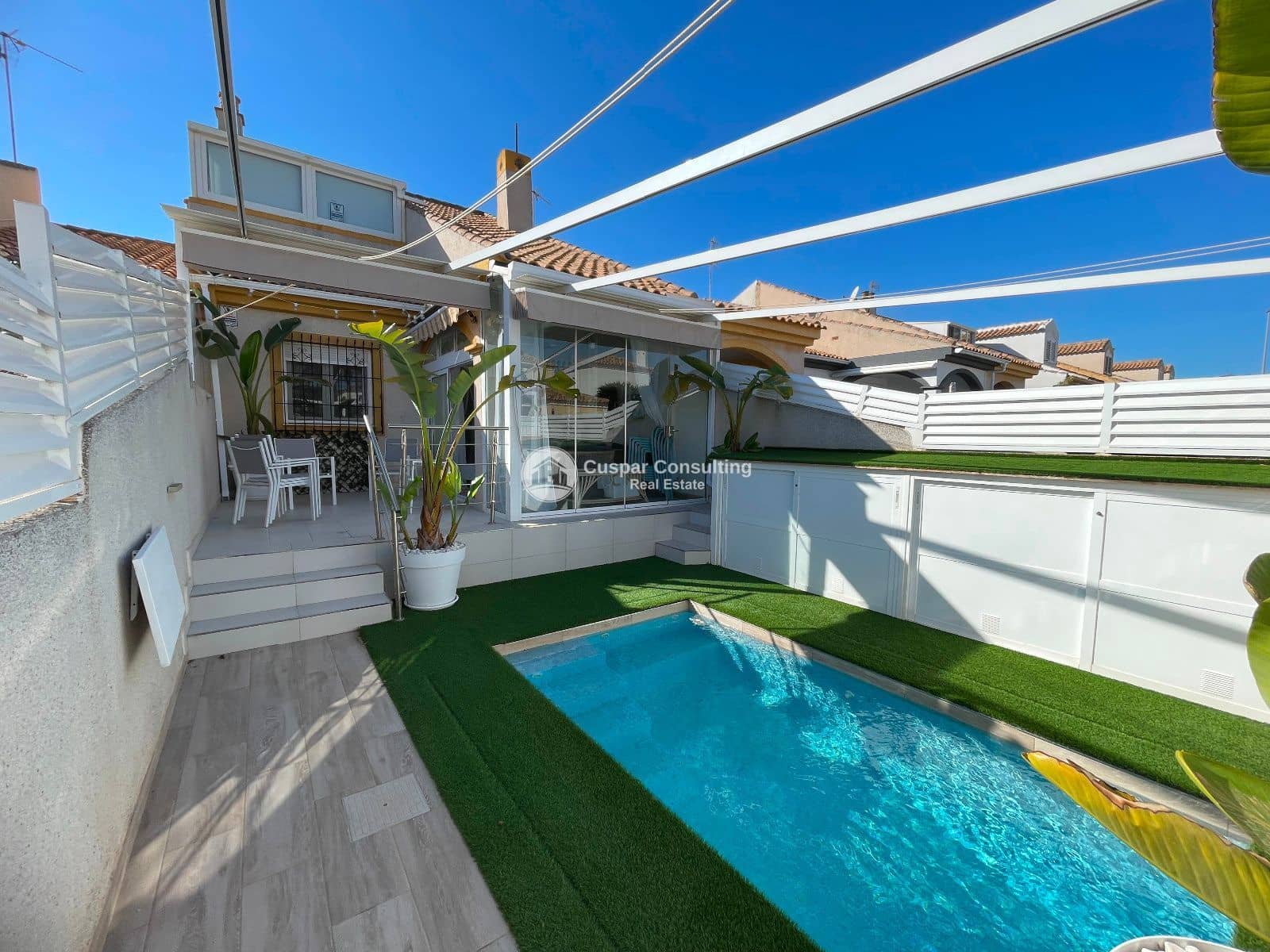 3 bedroom Townhouse for sale in Torre de la Horadada with pool garage - € 399,000 (Ref: 9506646)