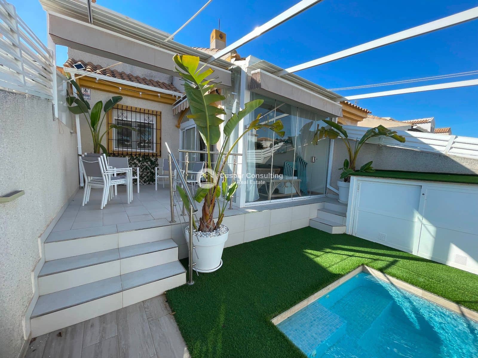 3 bedroom Townhouse for sale in Torre de la Horadada with pool garage - € 399,000 (Ref: 9506646)