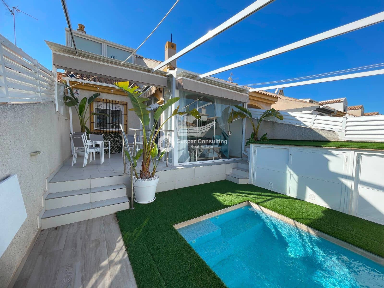 3 bedroom Townhouse for sale in Torre de la Horadada with pool garage - € 399,000 (Ref: 9506646)