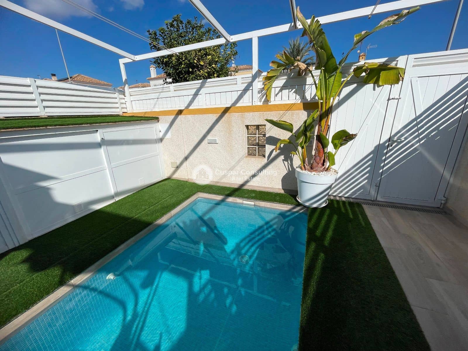3 bedroom Townhouse for sale in Torre de la Horadada with pool garage - € 399,000 (Ref: 9506646)