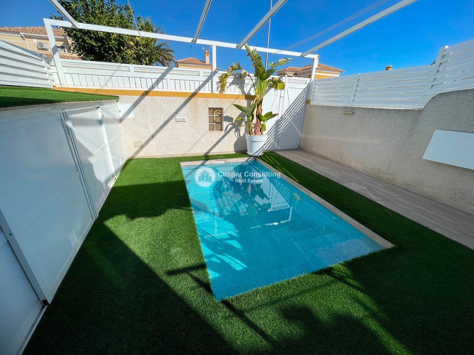 3 bedroom Townhouse for sale in Torre de la Horadada with pool garage - € 399,000 (Ref: 9506646)
