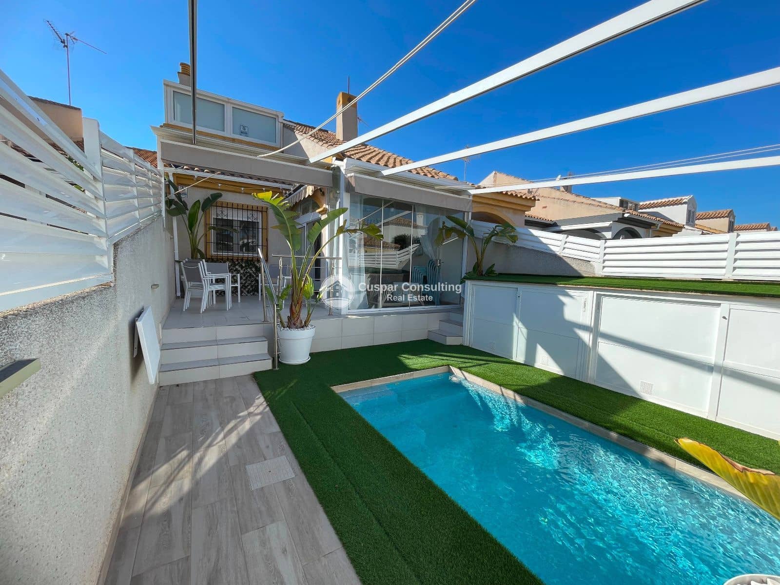 3 bedroom Townhouse for sale in Torre de la Horadada with pool garage - € 399,000 (Ref: 9506646)