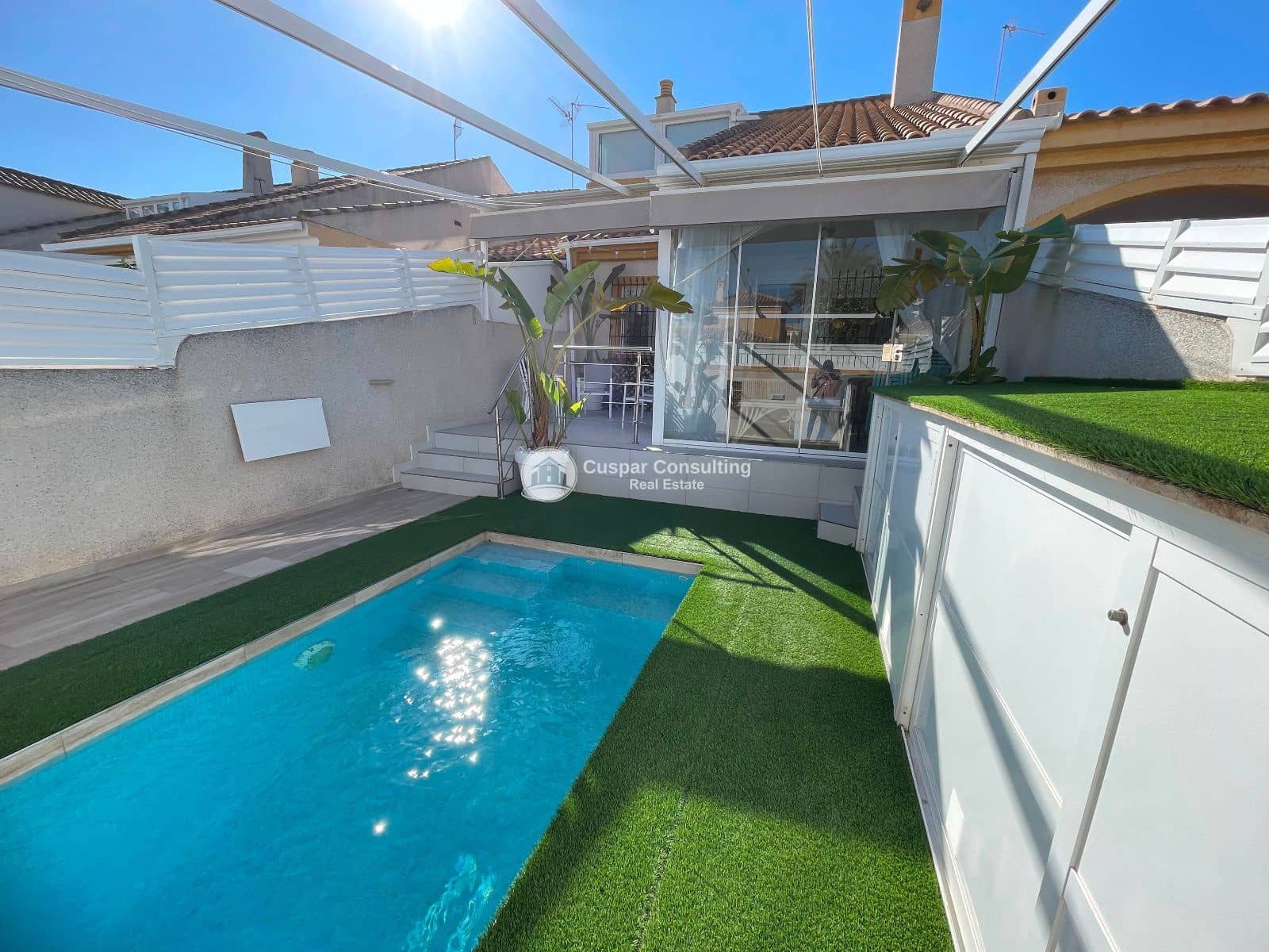 3 bedroom Townhouse for sale in Torre de la Horadada with pool garage - € 399,000 (Ref: 9506646)