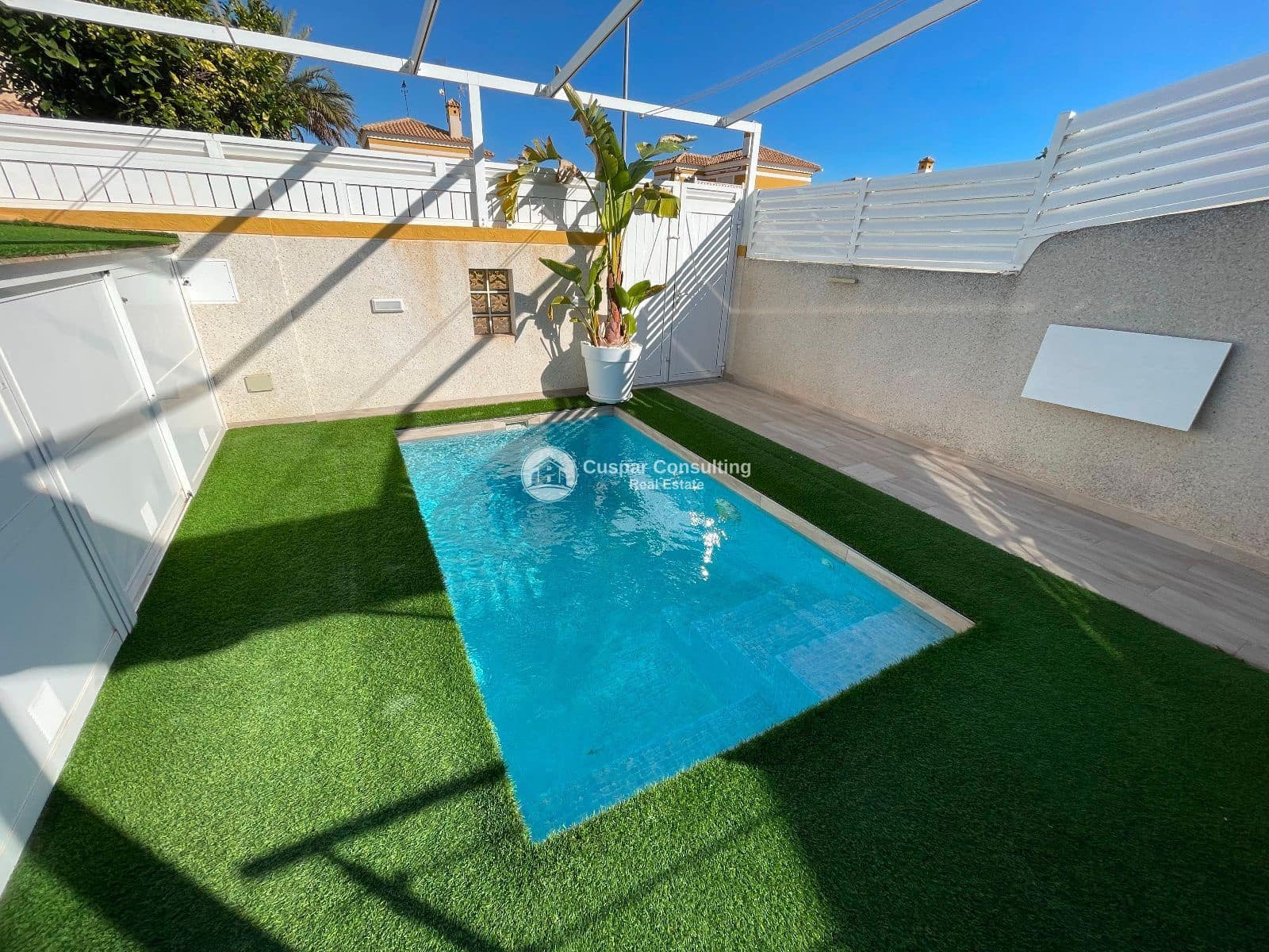 3 bedroom Townhouse for sale in Torre de la Horadada with pool garage - € 399,000 (Ref: 9506646)