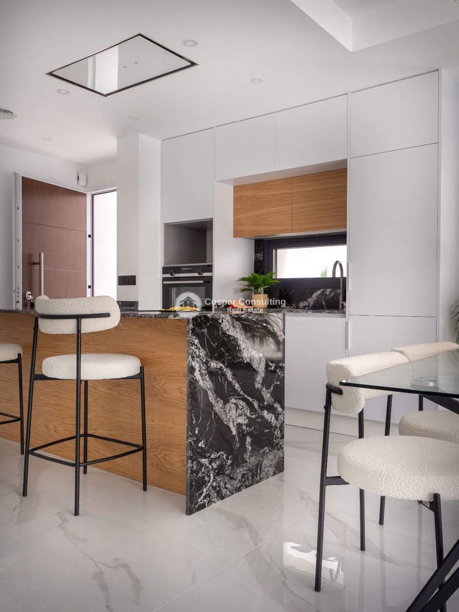 3 quarto Moradia para venda em San Pedro del Pinatar com piscina garagem - 465 000 € (Ref: 9529174)