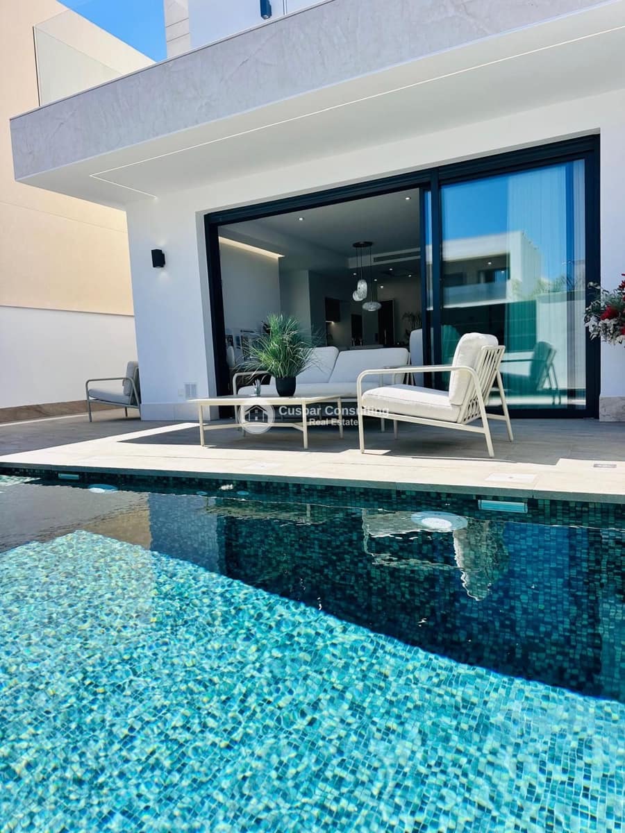 3 Zimmer Villa zu verkaufen in San Pedro del Pinatar mit Pool Garage - 489.900 € (Ref: 9529174)