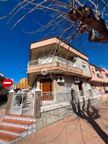 4 soveværelse Byhus til salg i Centro, Los Alcázares - € 260.000 (Ref: 9569979)