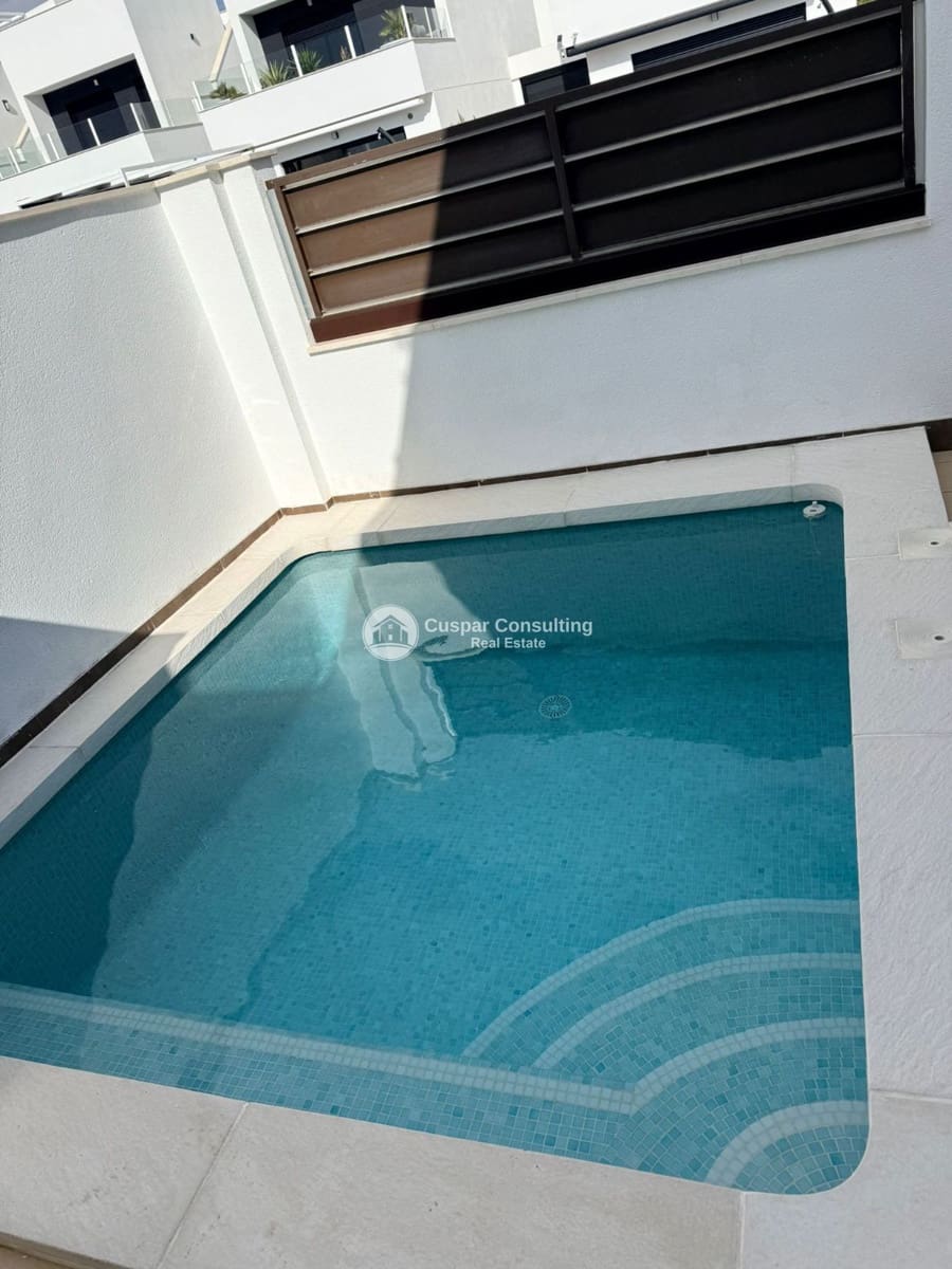 3 bedroom Villa for sale in San Pedro del Pinatar with pool garage - € 338,000 (Ref: 9588165)