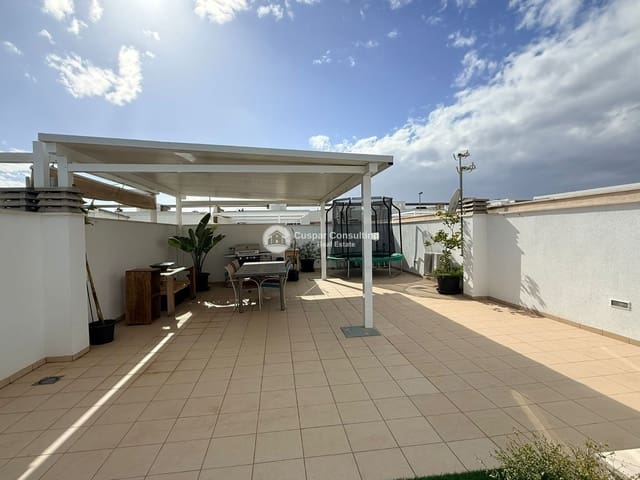 3 soverom Villa til salgs i San Pedro del Pinatar ciudad, San Pedro del Pinatar med svømmebasseng garasje - € 338 000 (Ref: 9588165)