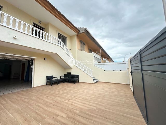 5 soverom Hus til salgs i San Pedro del Pinatar ciudad, San Pedro del Pinatar med garasje - € 399 000 (Ref: 9603620)