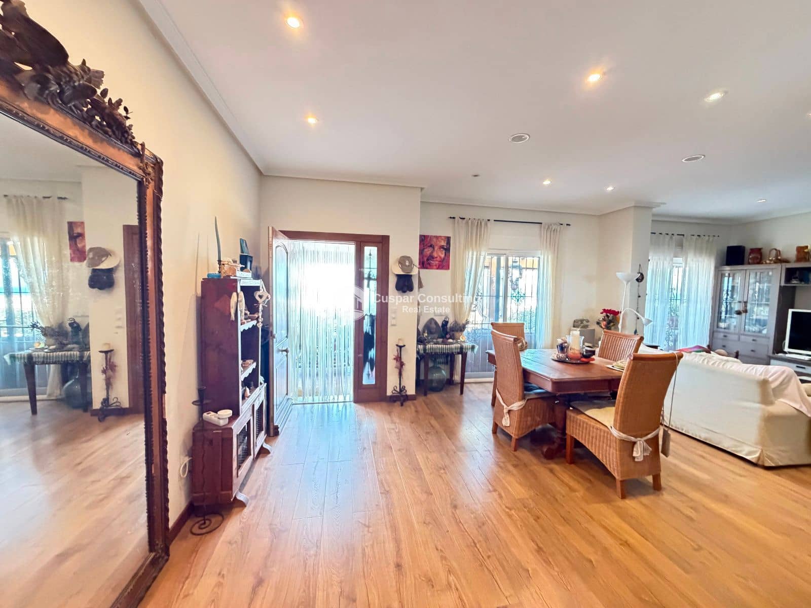 4 bedroom Villa for sale in El Carmoli with pool garage - € 425,000 (Ref: 9611909)