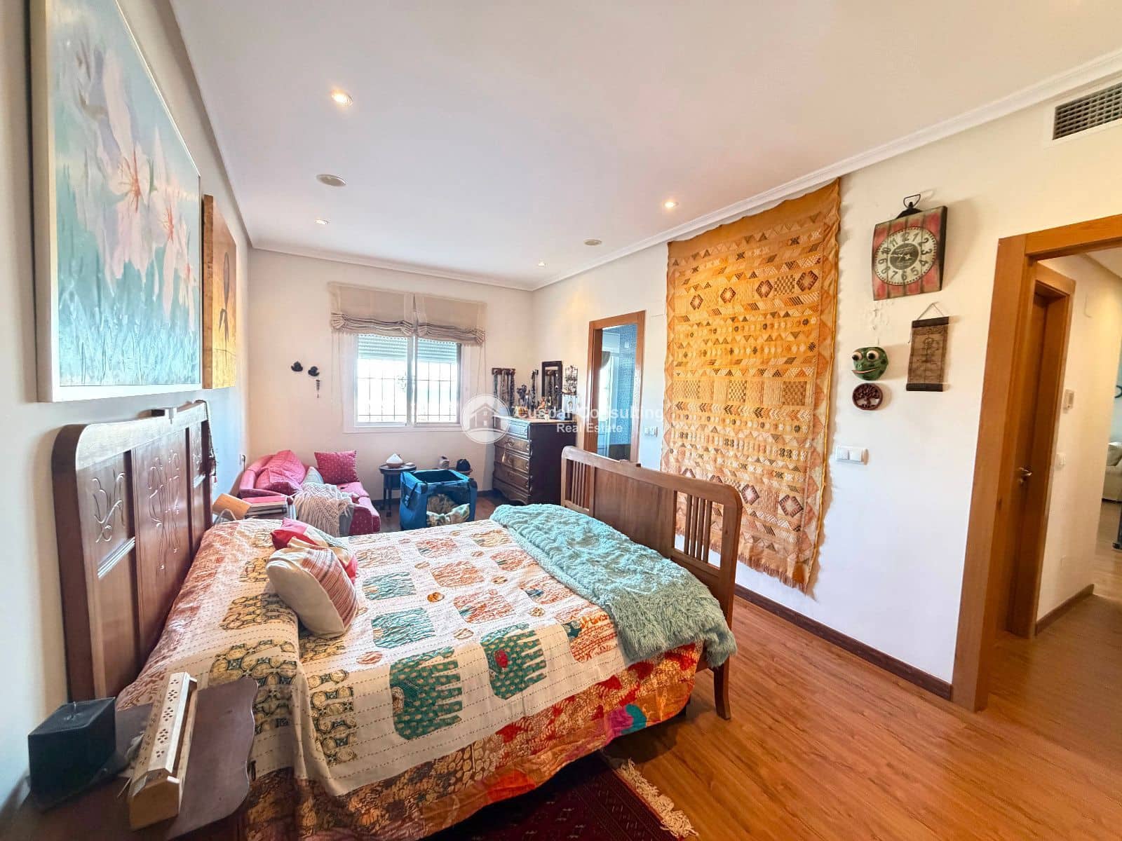 4 bedroom Villa for sale in El Carmoli with pool garage - € 425,000 (Ref: 9611909)