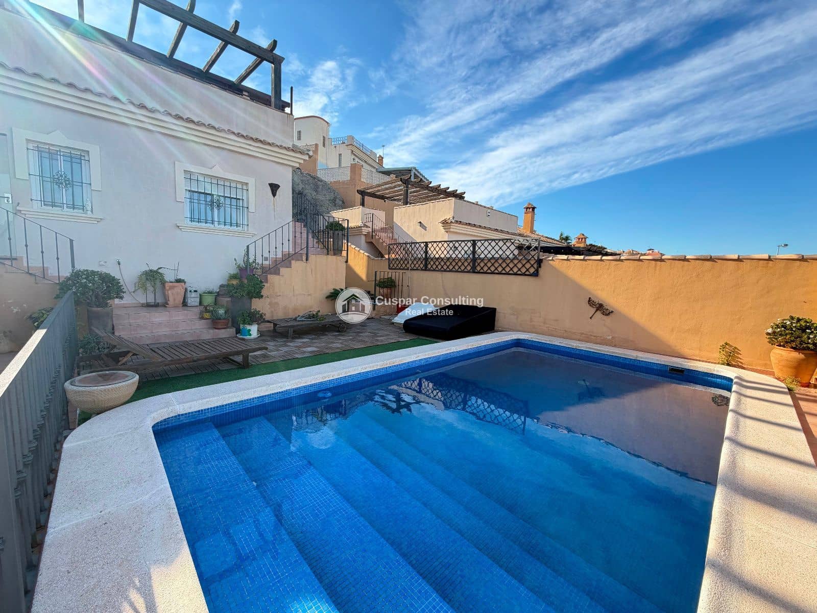 4 bedroom Villa for sale in El Carmoli with pool garage - € 425,000 (Ref: 9611909)