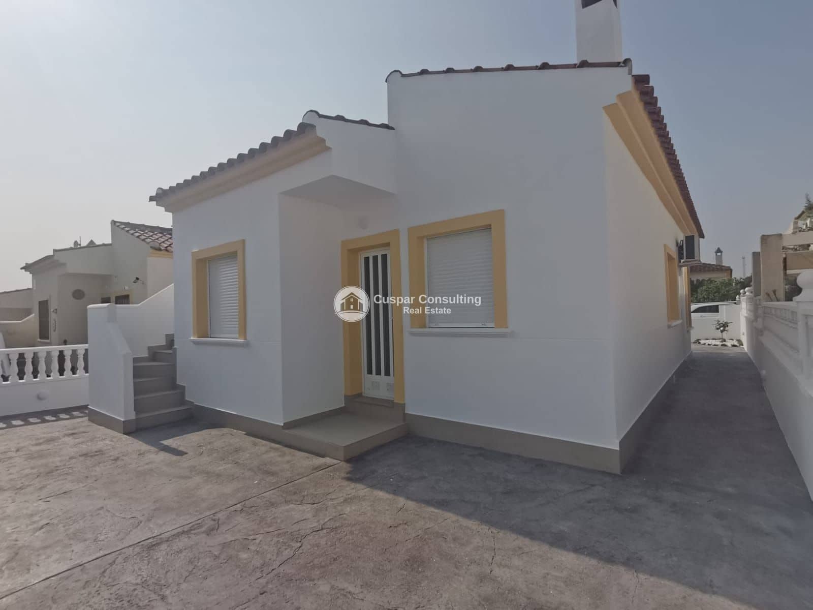 2 makuuhuone Huvila myytävänä paikassa Algorfa mukana uima-altaan 
autotalli - 249 000 € (Ref: 9646407)