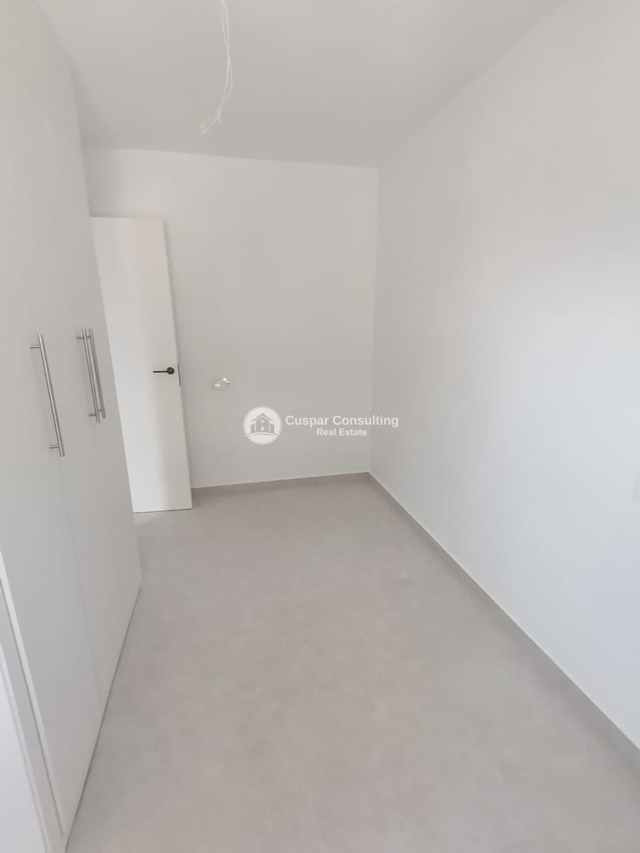 3 bedroom Penthouse for sale in Torrevieja with garage - € 249,000 (Ref: 9646408)