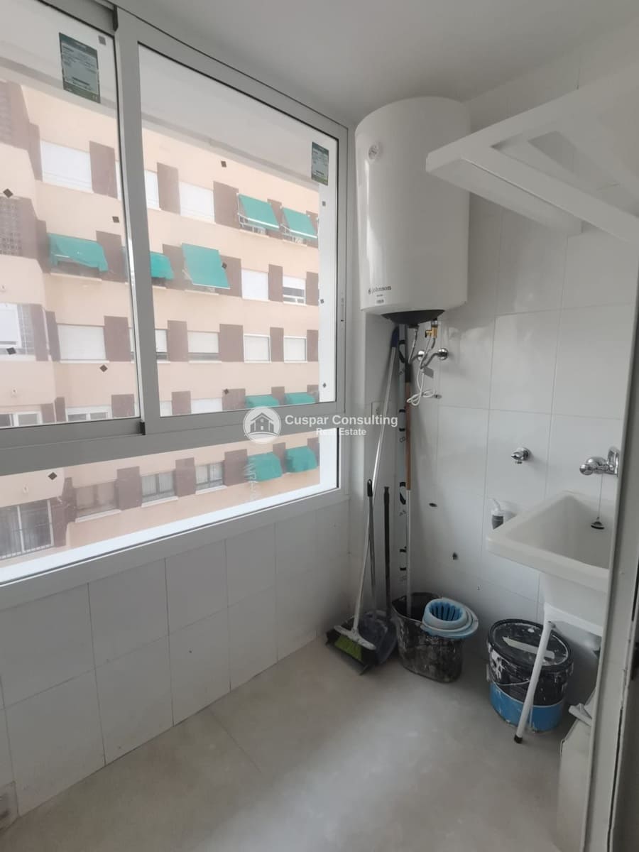 3 bedroom Penthouse for sale in Torrevieja with garage - € 249,000 (Ref: 9646408)