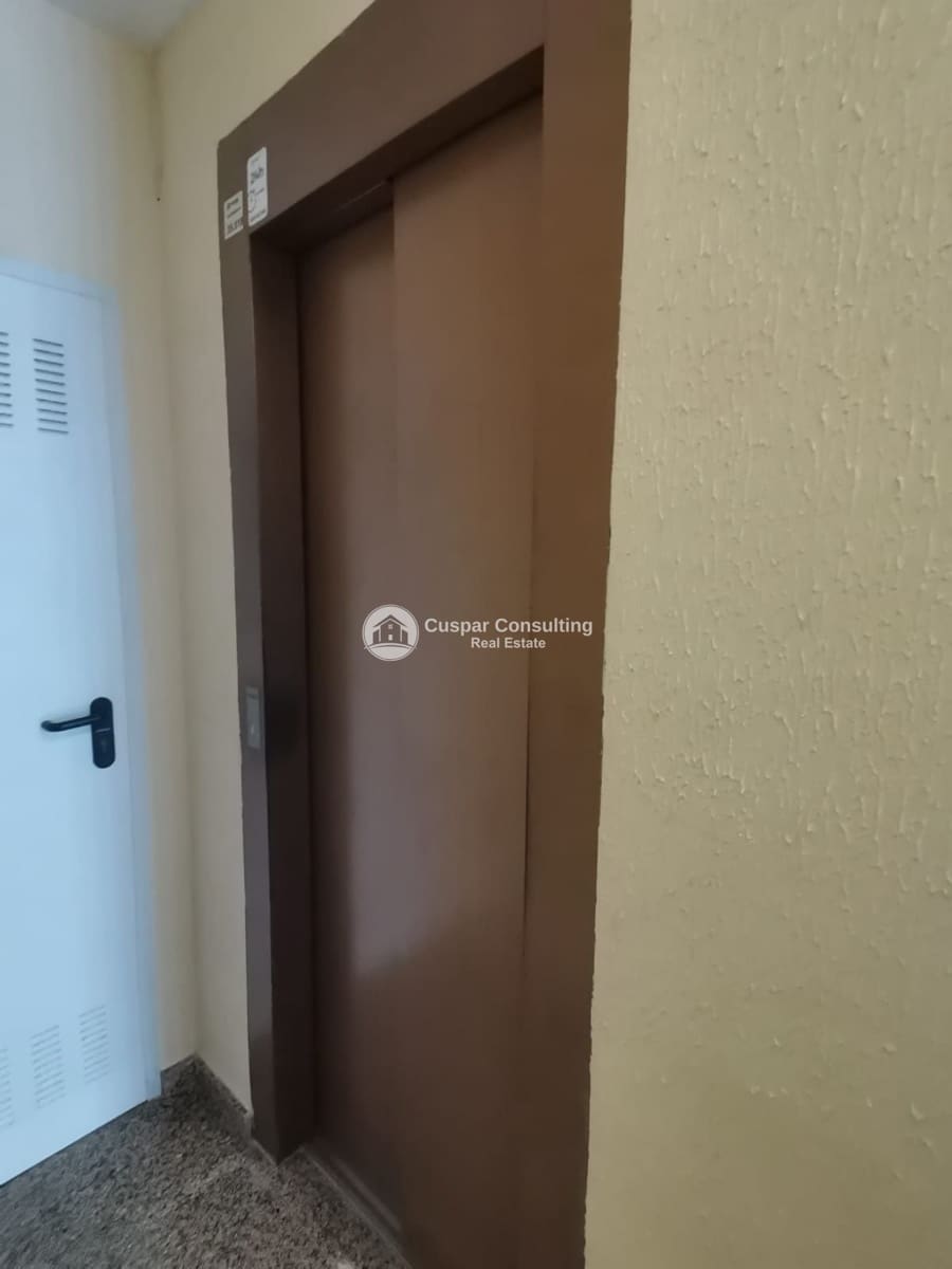 3 bedroom Penthouse for sale in Torrevieja with garage - € 249,000 (Ref: 9646408)