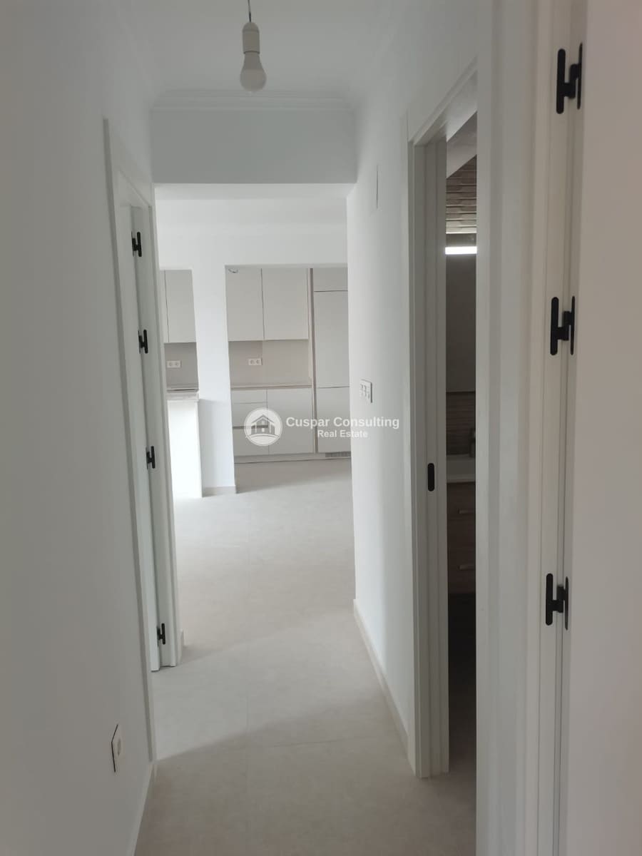 3 bedroom Penthouse for sale in Torrevieja with garage - € 249,000 (Ref: 9646408)