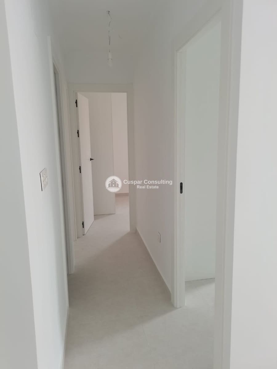 3 bedroom Penthouse for sale in Torrevieja with garage - € 249,000 (Ref: 9646408)