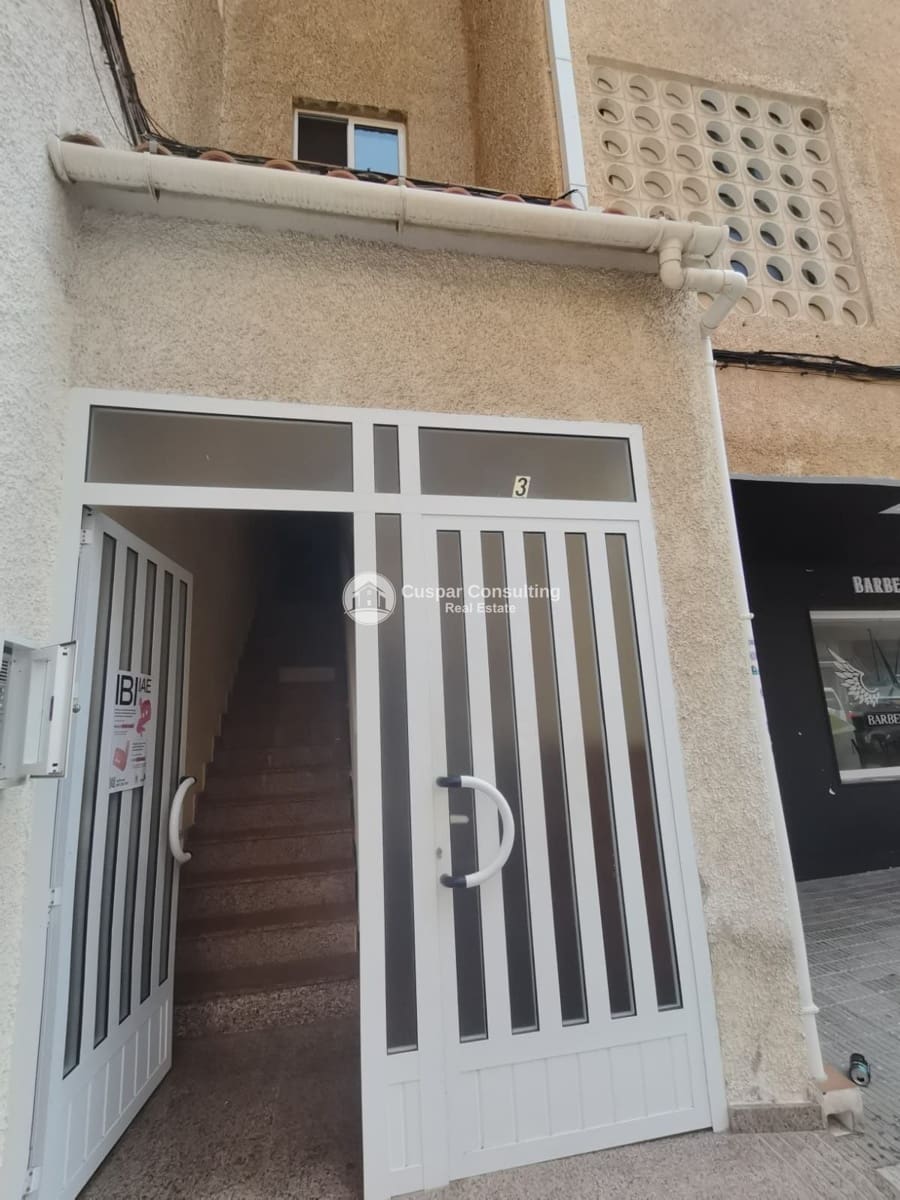 3 bedroom Penthouse for sale in Torrevieja with garage - € 249,000 (Ref: 9646408)