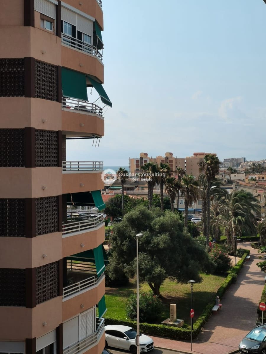 3 bedroom Penthouse for sale in Torrevieja with garage - € 249,000 (Ref: 9646408)