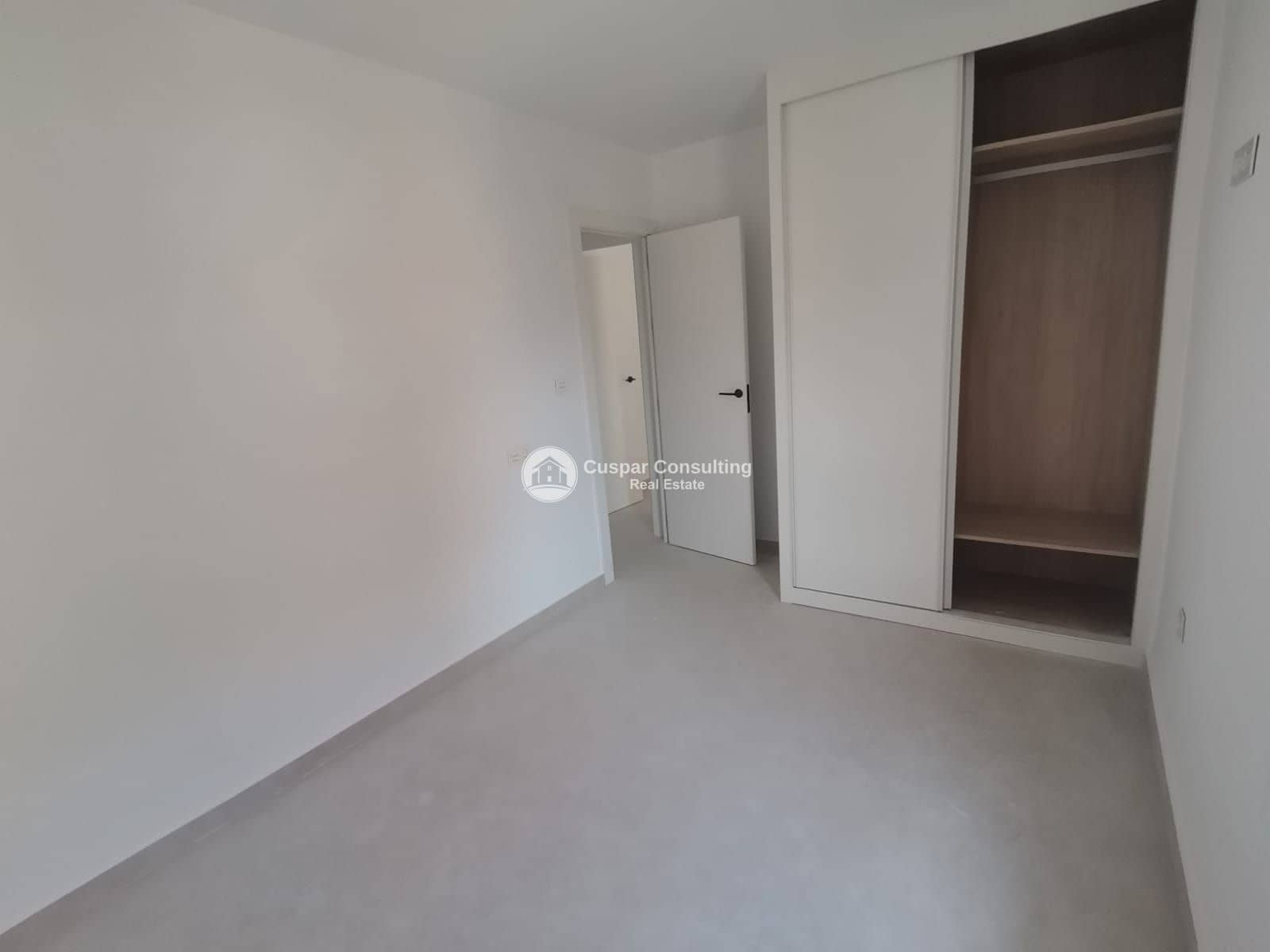 3 bedroom Penthouse for sale in Torrevieja with garage - € 249,000 (Ref: 9646408)