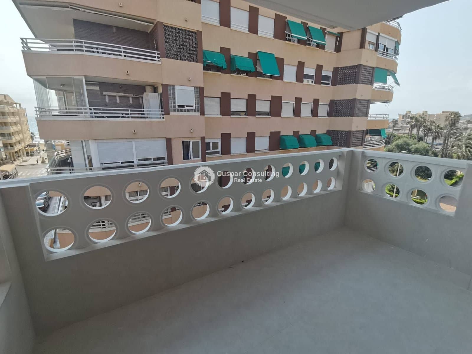 3 bedroom Penthouse for sale in Torrevieja with garage - € 249,000 (Ref: 9646408)