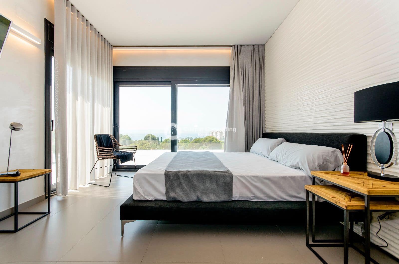 3 bedroom Villa for sale in Dehesa de Campoamor with pool garage - € 1,195,000 (Ref: 9646411)