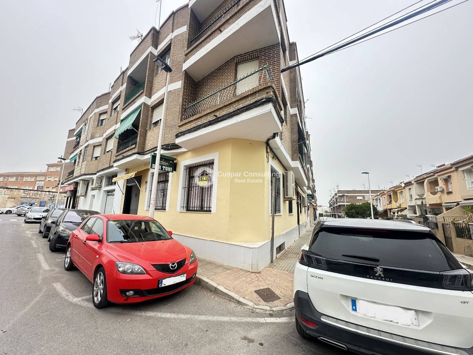 Commercial for sale in San Pedro del Pinatar - € 250,000 (Ref: 9654349)