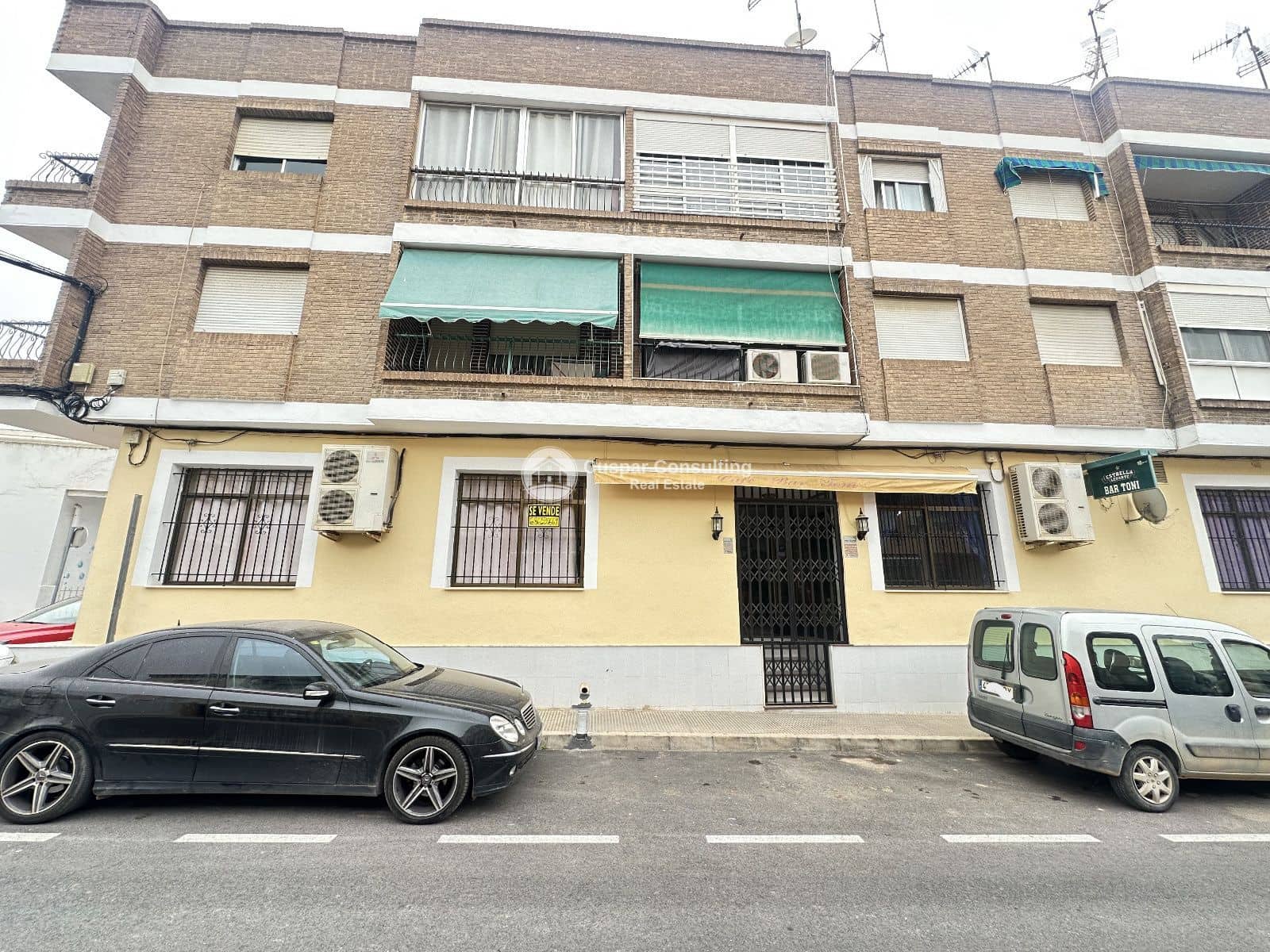 Commercial for sale in San Pedro del Pinatar - € 250,000 (Ref: 9654349)