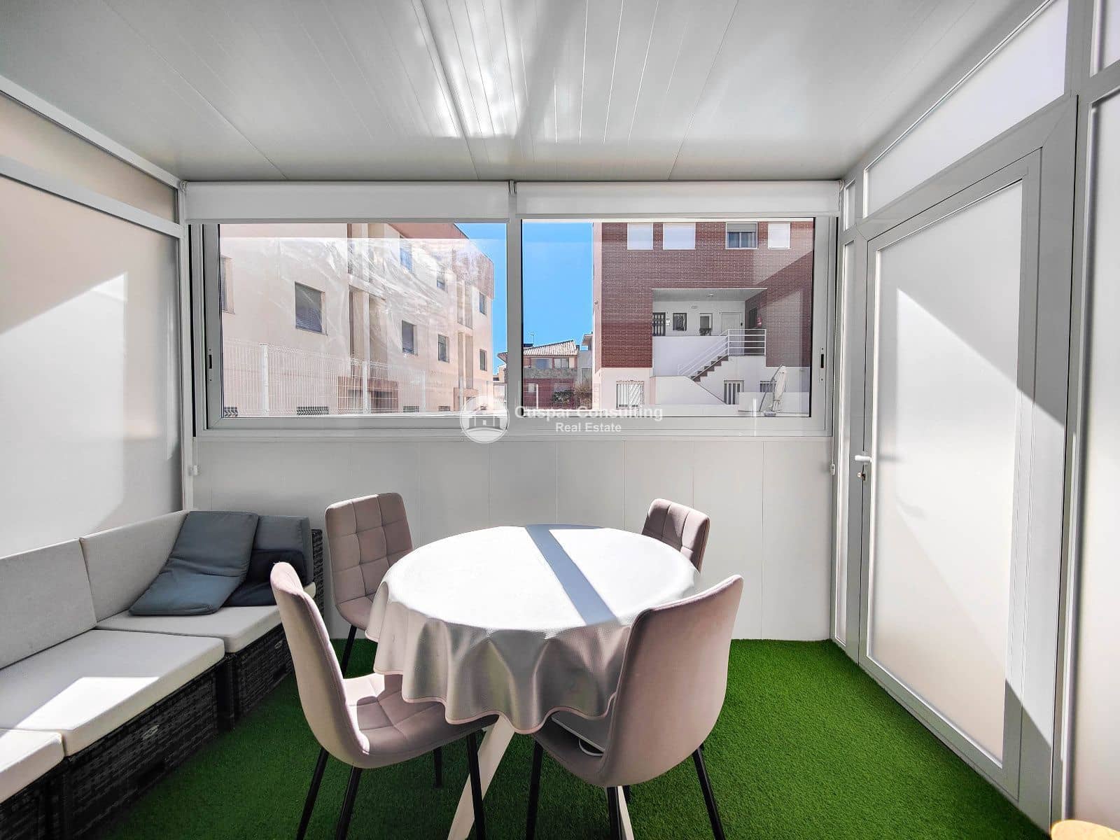 Piso de 3 habitaciones en Guardamar del Segura en venta con piscina garaje - 289.900 € (Ref: 9656797)