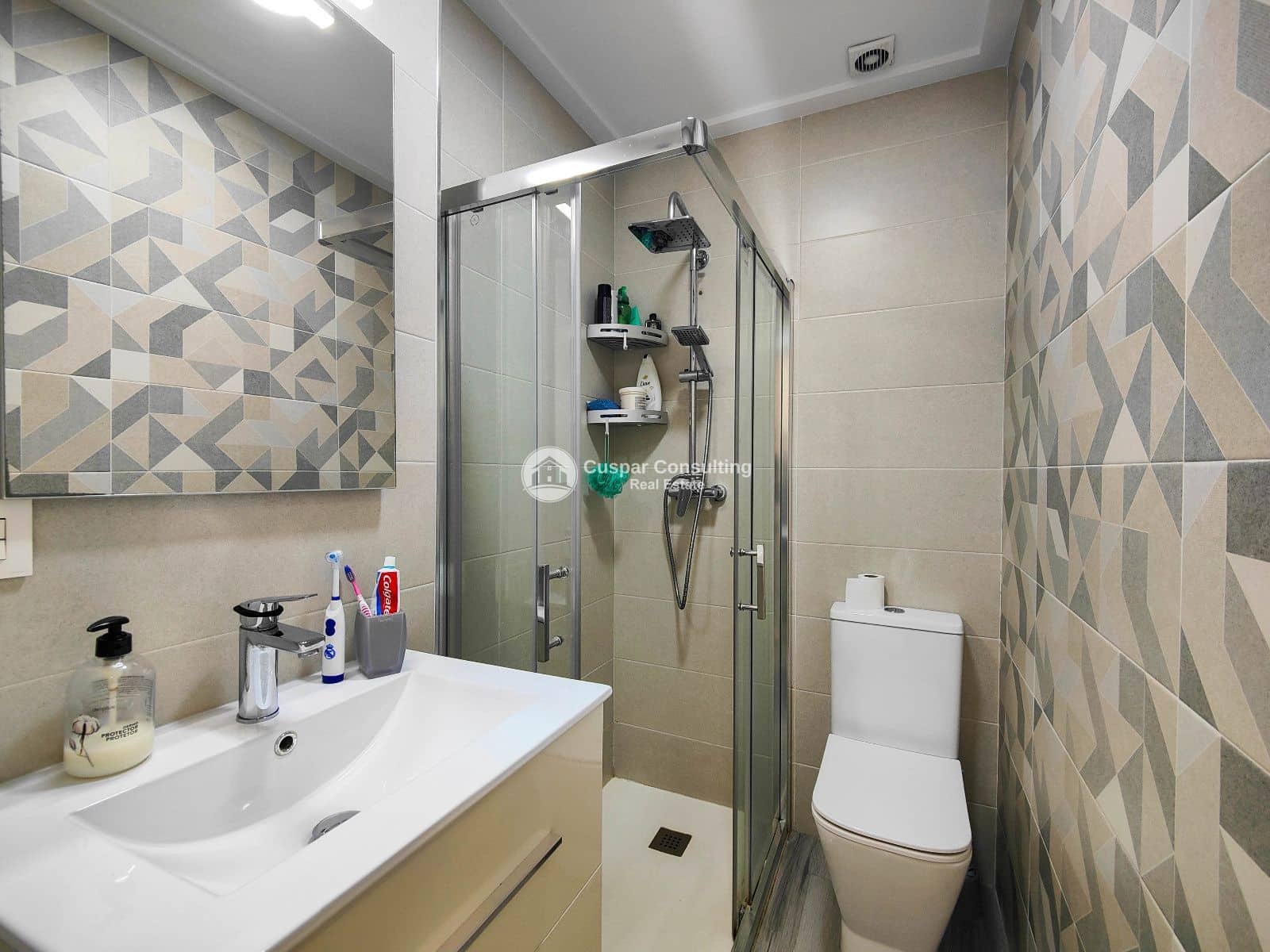 Piso de 3 habitaciones en Guardamar del Segura en venta con piscina garaje - 289.900 € (Ref: 9656797)