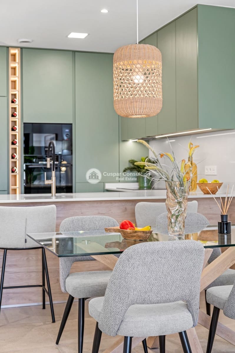 2 soverom Leilighet til salgs i Los Alcazares med svømmebasseng garasje - € 229 900 (Ref: 9656798)