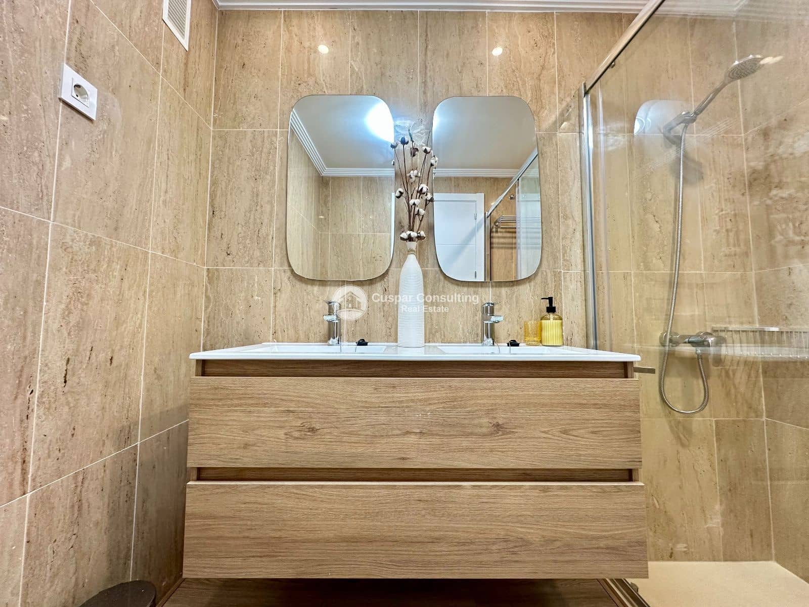 3 soveværelse Lejlighed til salg i Los Alcazares med swimmingpool garage - € 275.000 (Ref: 9684058)