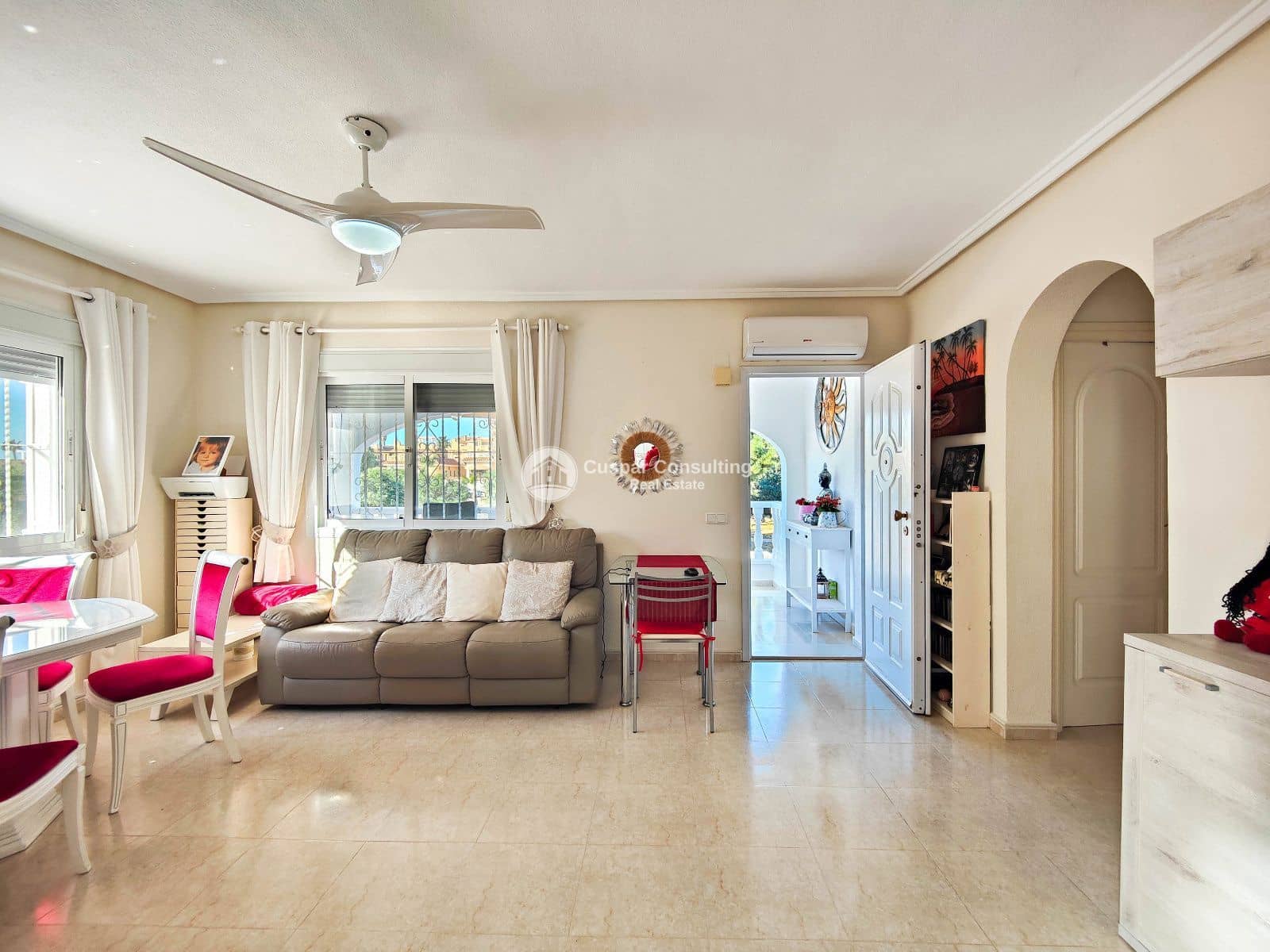 2 makuuhuone Omakotitalo myytävänä paikassa Ciudad Quesada mukana uima-altaan 
autotalli - 249 000 € (Ref: 9684364)