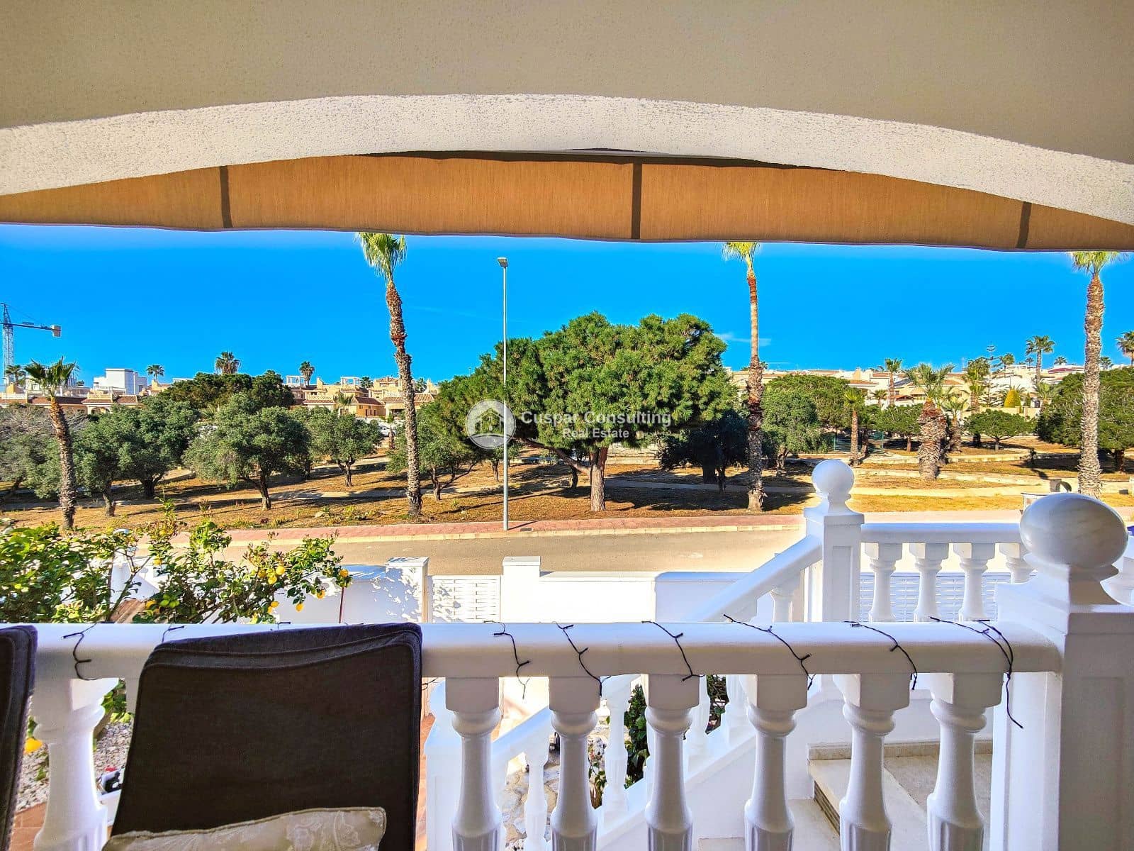 2 makuuhuone Omakotitalo myytävänä paikassa Ciudad Quesada mukana uima-altaan 
autotalli - 249 000 € (Ref: 9684364)