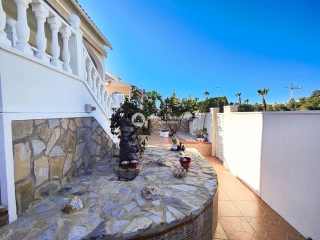 2 makuuhuone Omakotitalo myytävänä paikassa Ciudad Quesada, Rojales mukana uima-altaan 
autotalli - 249 000 € (Ref: 9684364)