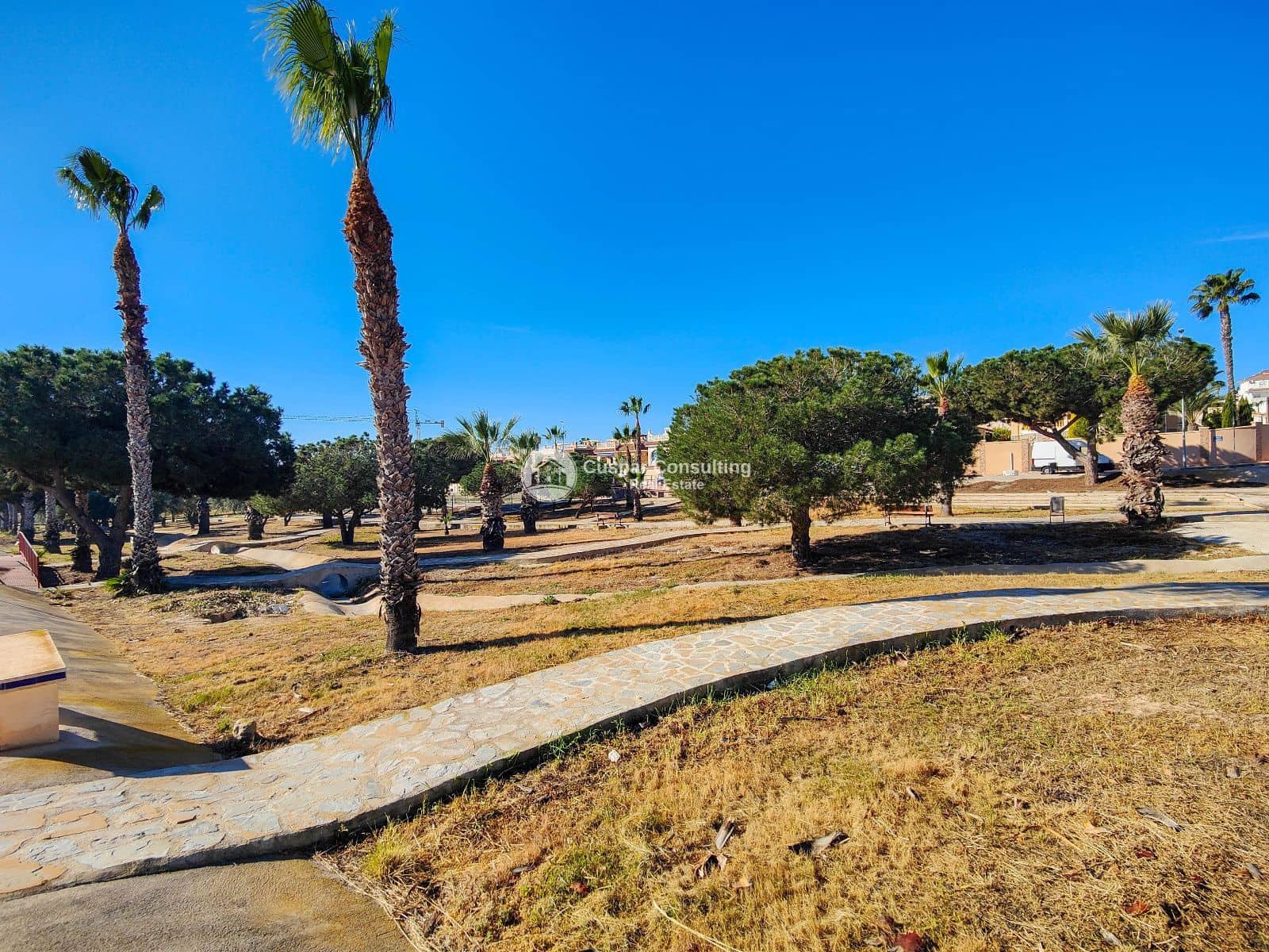 2 makuuhuone Omakotitalo myytävänä paikassa Ciudad Quesada mukana uima-altaan 
autotalli - 249 000 € (Ref: 9684364)